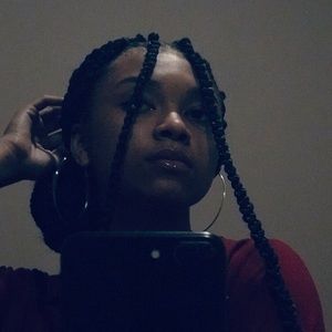 Meet your Posher, Leah